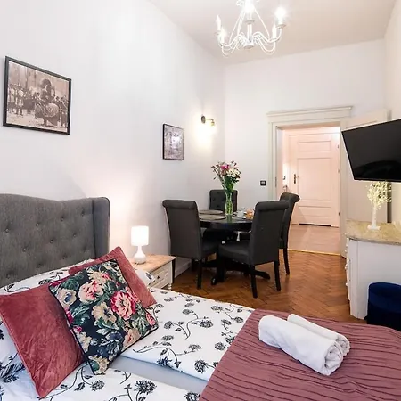 Lägenhet Atlas In The Center